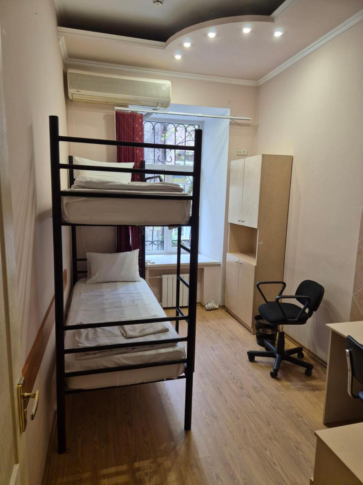 P2B Hostel & Bar Киев Экстерьер фото